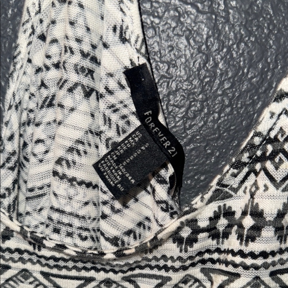 Black and White Patterned Tank Top - Picture 2 of 3